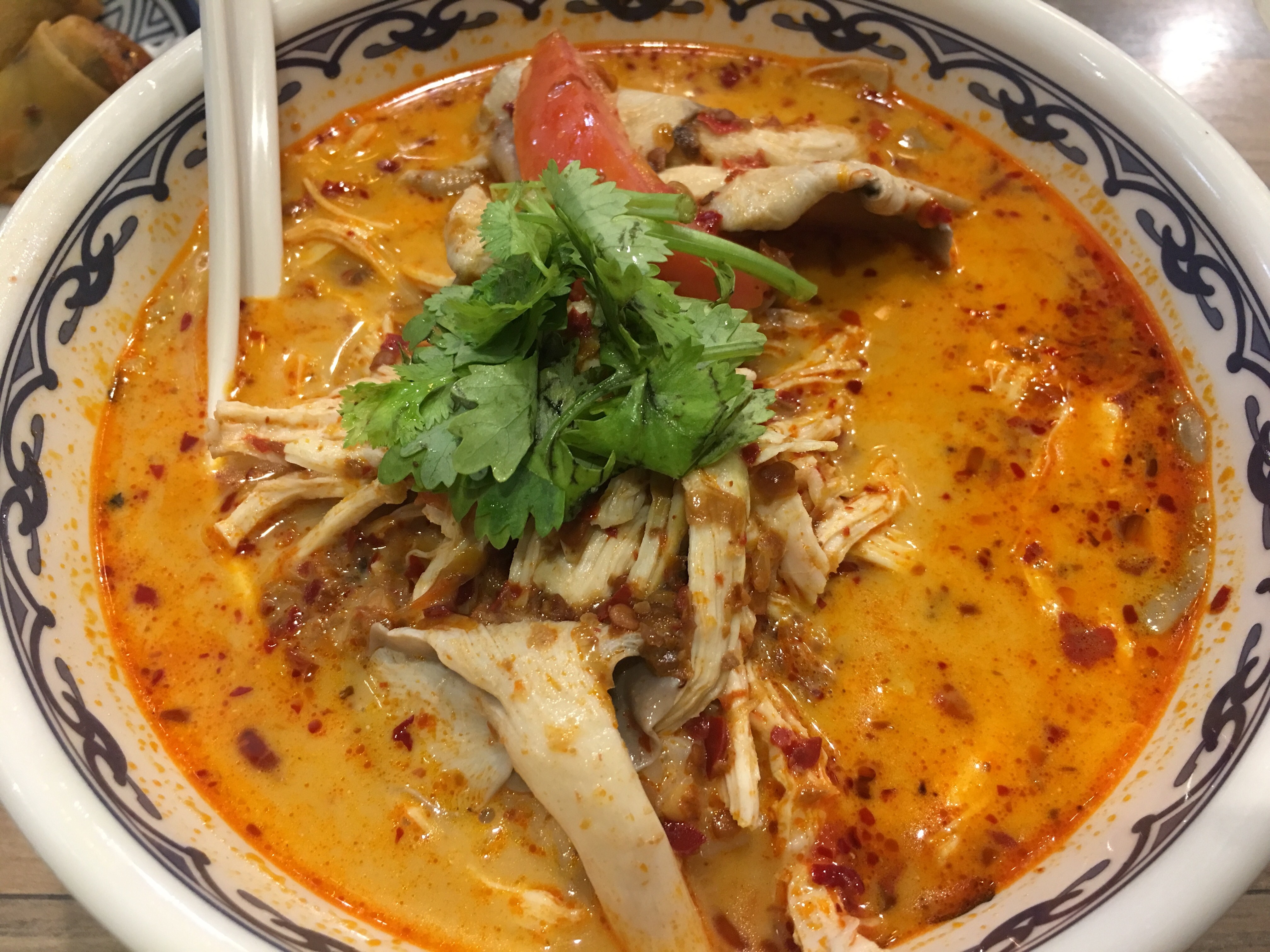 Tom Yun Goong chicken soup with rice at Golden Prince Thai Restaurant in Causeway Bay. Photo: Oasis Li