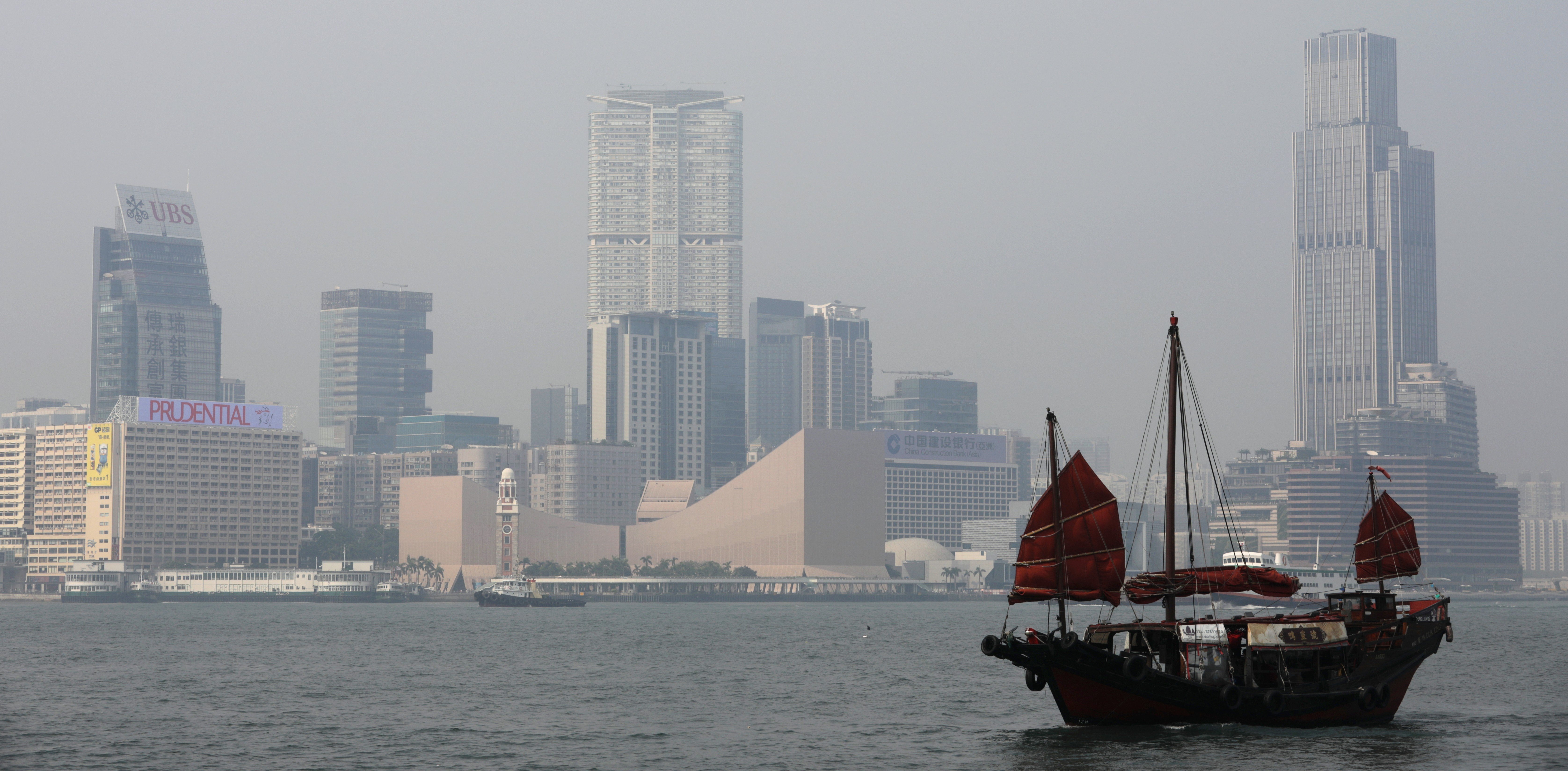 Tropical Storm Podul caused a hot and hazy day in Hong Kong. Photo: May Tse