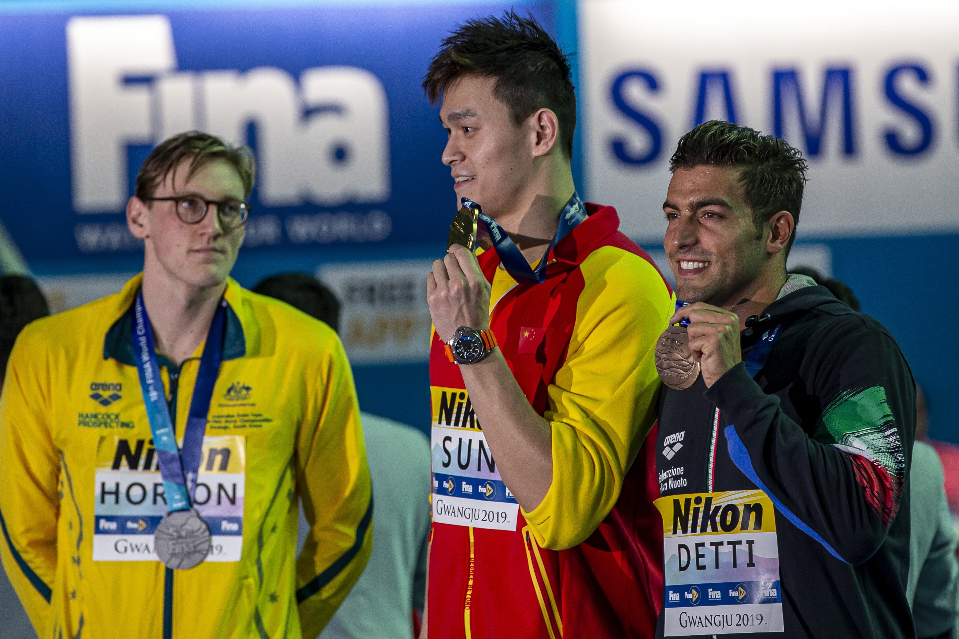 Mack Horton refuses to pose for pictures with Sun Yang after competing in the men’s 400 metres freestyle final at the 2019 Fina World Championships in Gwangju. Photo: EPA