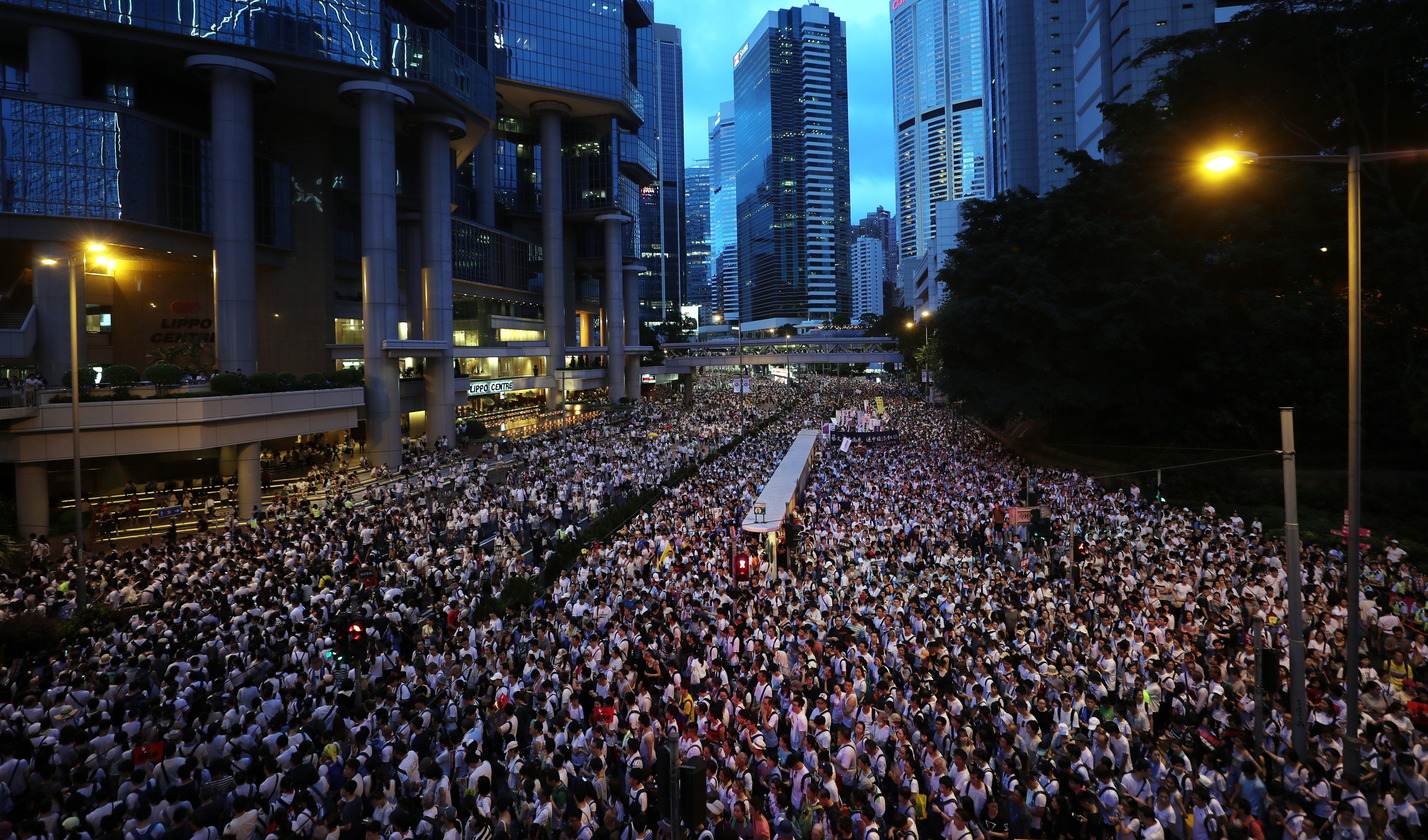 Protesters marched from Causeway Bay to the Government Headquarters in Admiralty to protest a proposed extradition bill on June 9. Photo: Sam Tsang