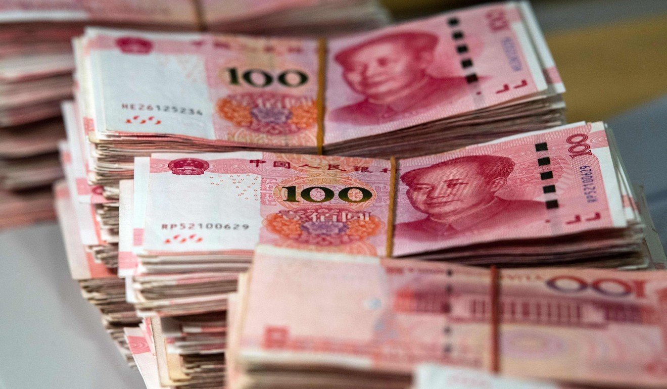 Police in Fujian said Huang’s impulsive move had caused him a lot of trouble and asked the public to return the money he threw away. Photo: AFP