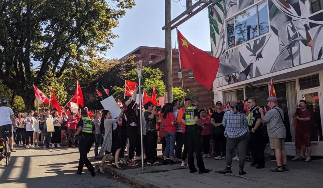 Pro-China protesters surround the Tenth Church in Vancouver on August 18. People inside were attending a prayer meeting for Hong Kong. Photo: Vancouver Christians for Peace, Love and Justice