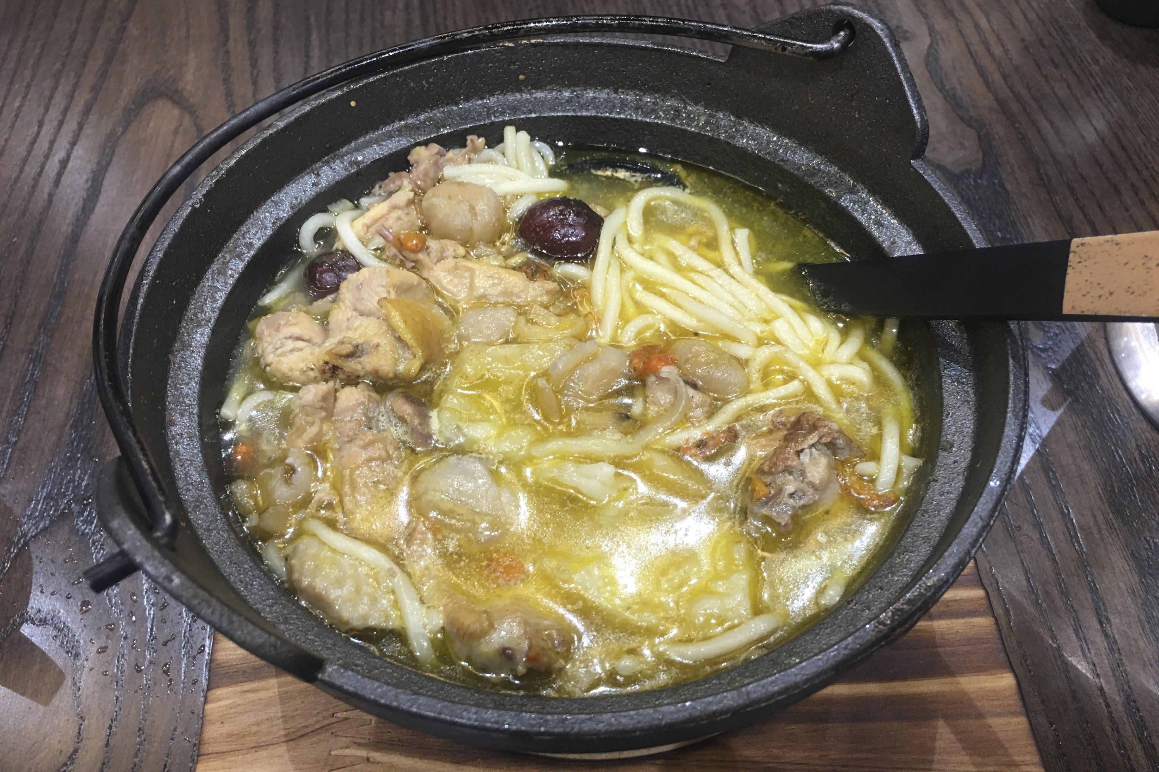 The fish maw chicken noodles dish at Wyji restaurant in Wan Chai, Hong Kong. Photo: Oasis Li