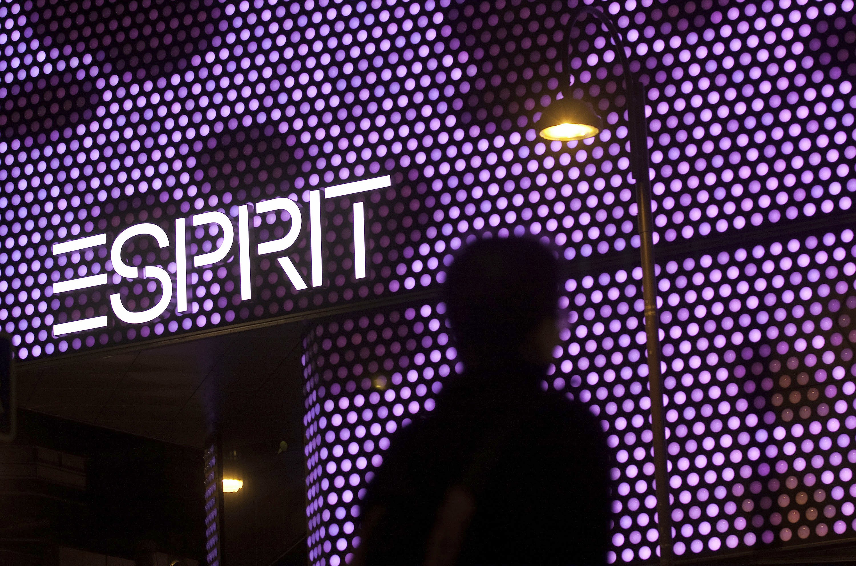 Esprit has closed a total of 169 loss-making shops and its has reduced office space in Hong Kong and Germany. Photo: Bloomberg