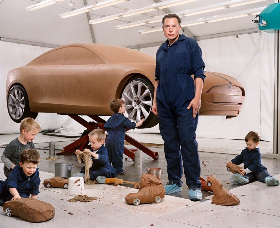 Portrait of Elon Musk with his sons (2009). Photo: Courtesy of Martin Schoeller
