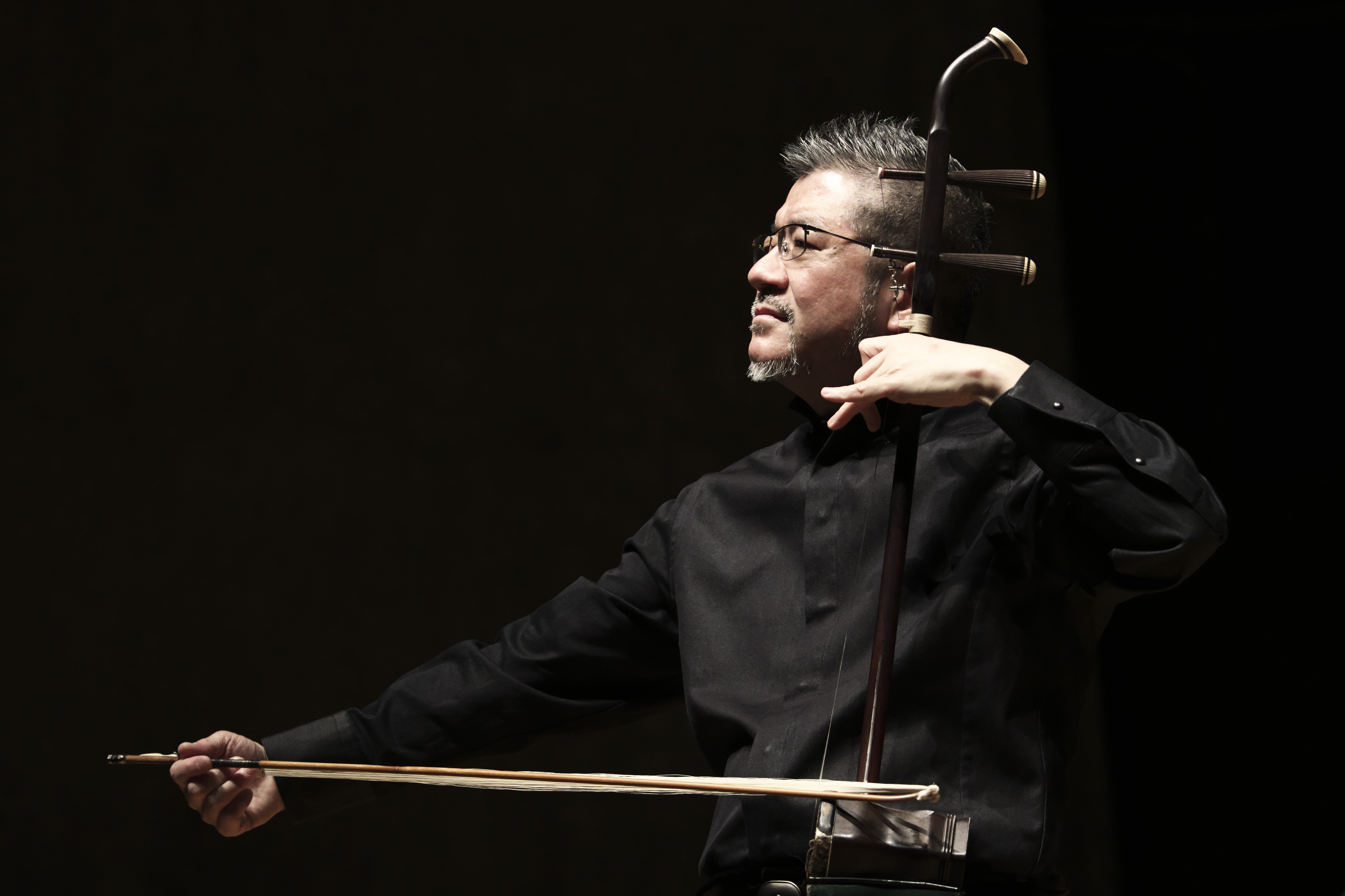 Chinese erhu virtuoso Xu Ke – dubbed the ‘Paganini of the erhu world’ – who has revolutionised the playing of the Chinese string instrument by adopting techniques used in Western classical music, will perform in Hong Kong with the Tokyo String Quintet on December 14.