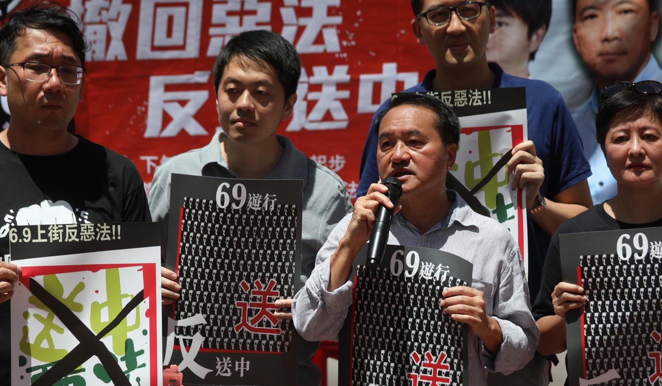 Lee Wing-tat (second from right), with Democratic Party members. Photo: Xiaomei Chen
