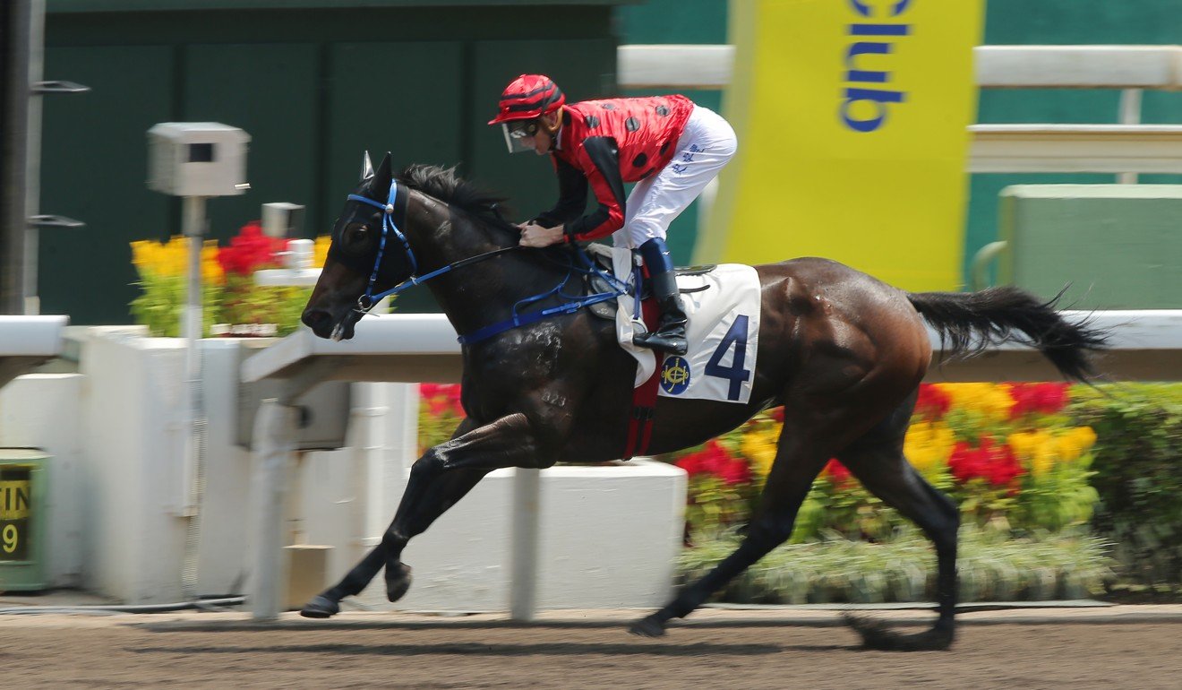 Chad Schofield dashes away to win easily on Deal Maker at Sha Tin.