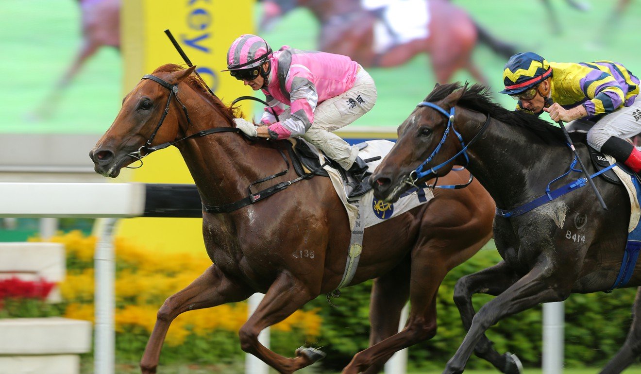 Band Of Brothers (inside) holds off War Room to win at Sha Tin.