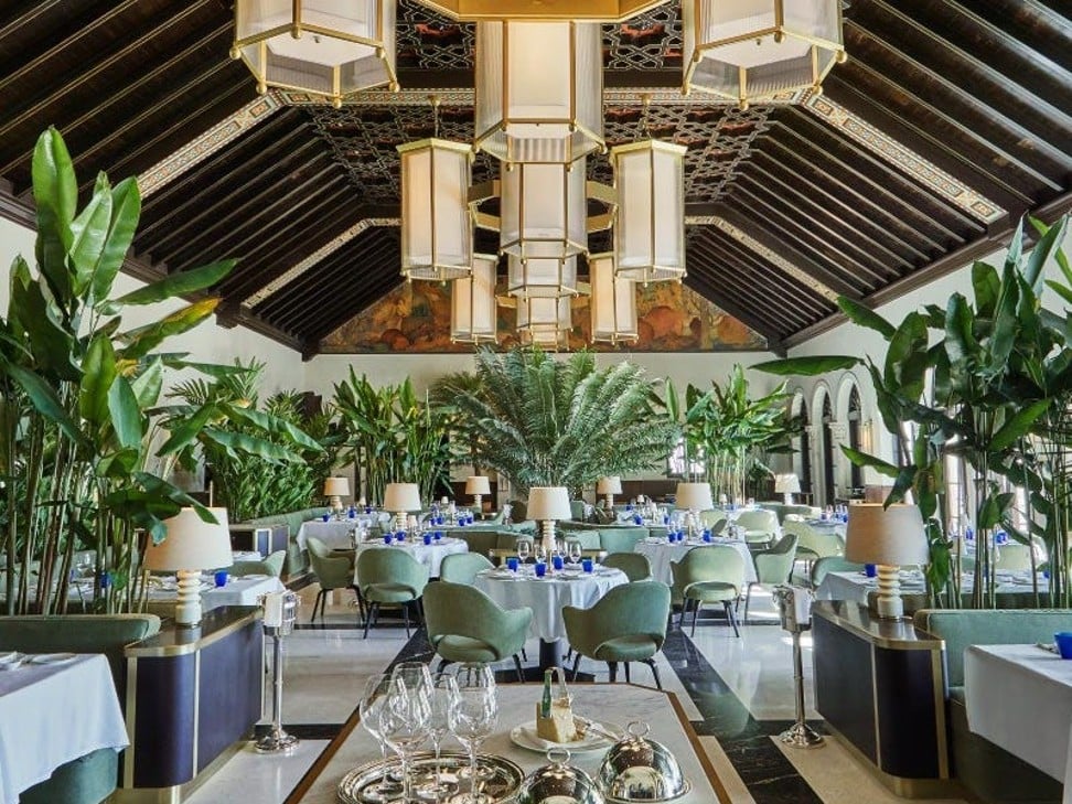 Four Seasons Hotel at the Surf Club hosted high society guests such as Elizabeth Taylor and Winston Churchill.