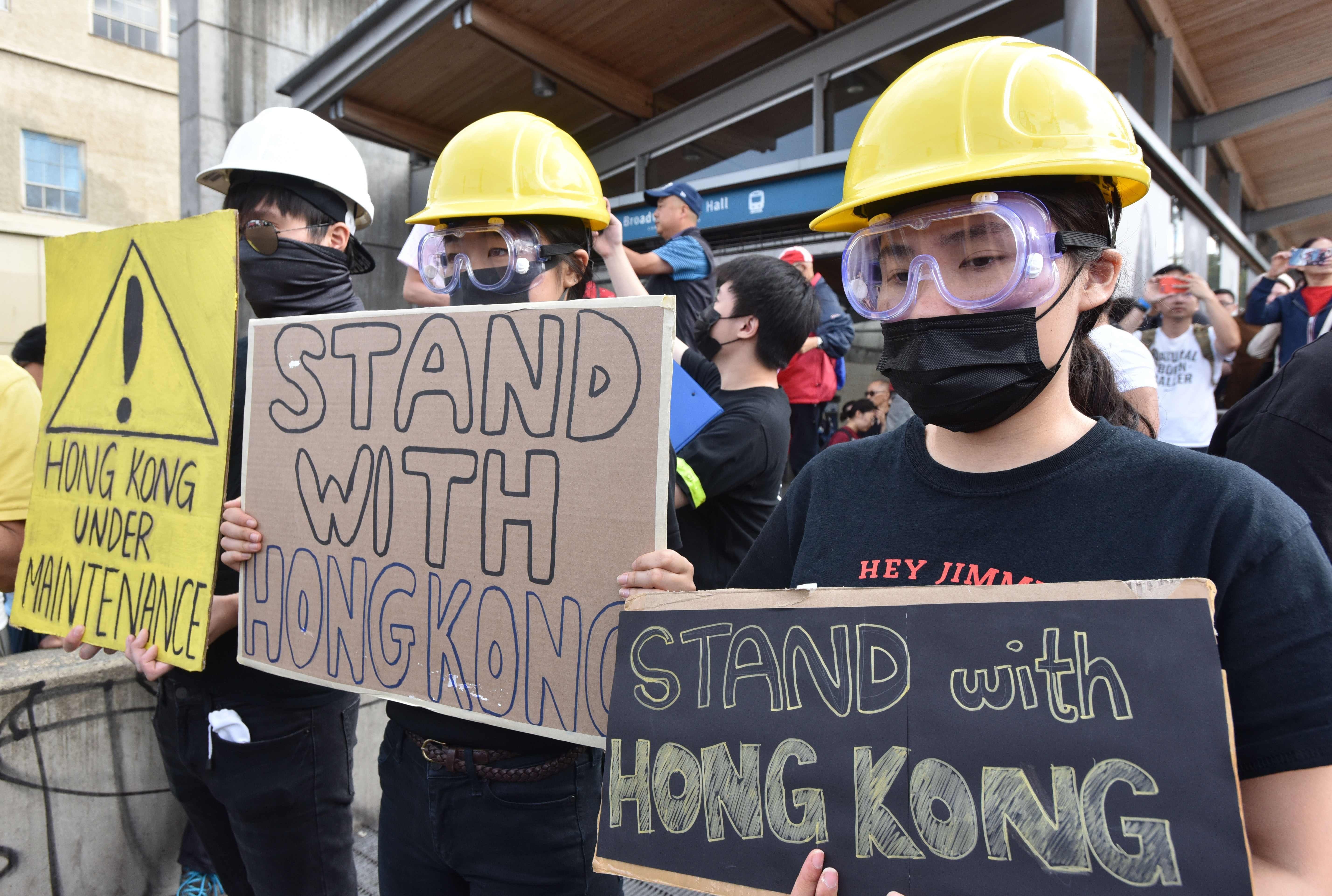 Supporters of the protesters in Hong Kong attend a rally in Vancouver, Canada. Photo: AFP