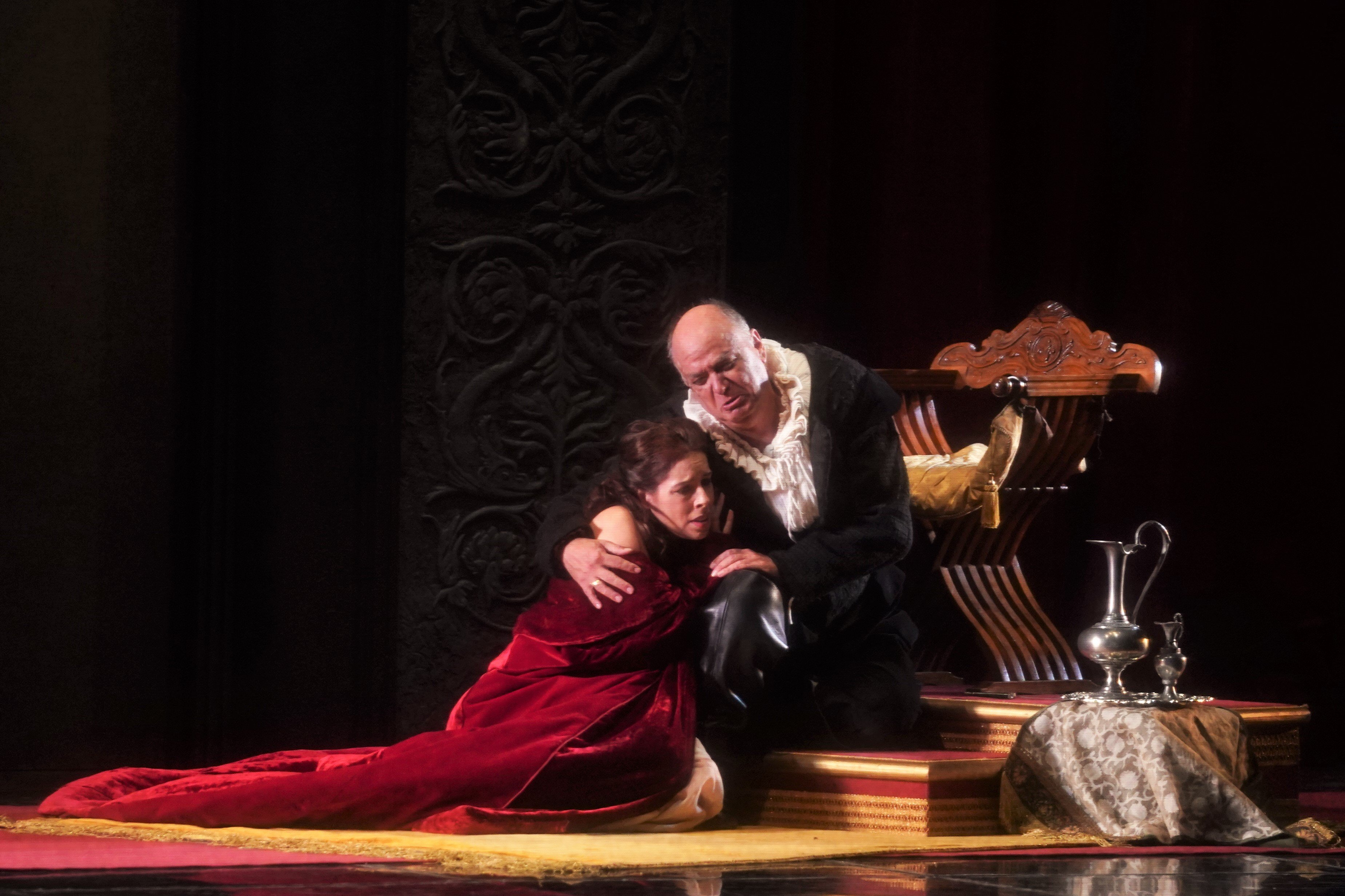 American soprano Audrey Luna as Gilda and baritone Roberto Frontali as Rigoletto. Photo: Opera Hong Kong