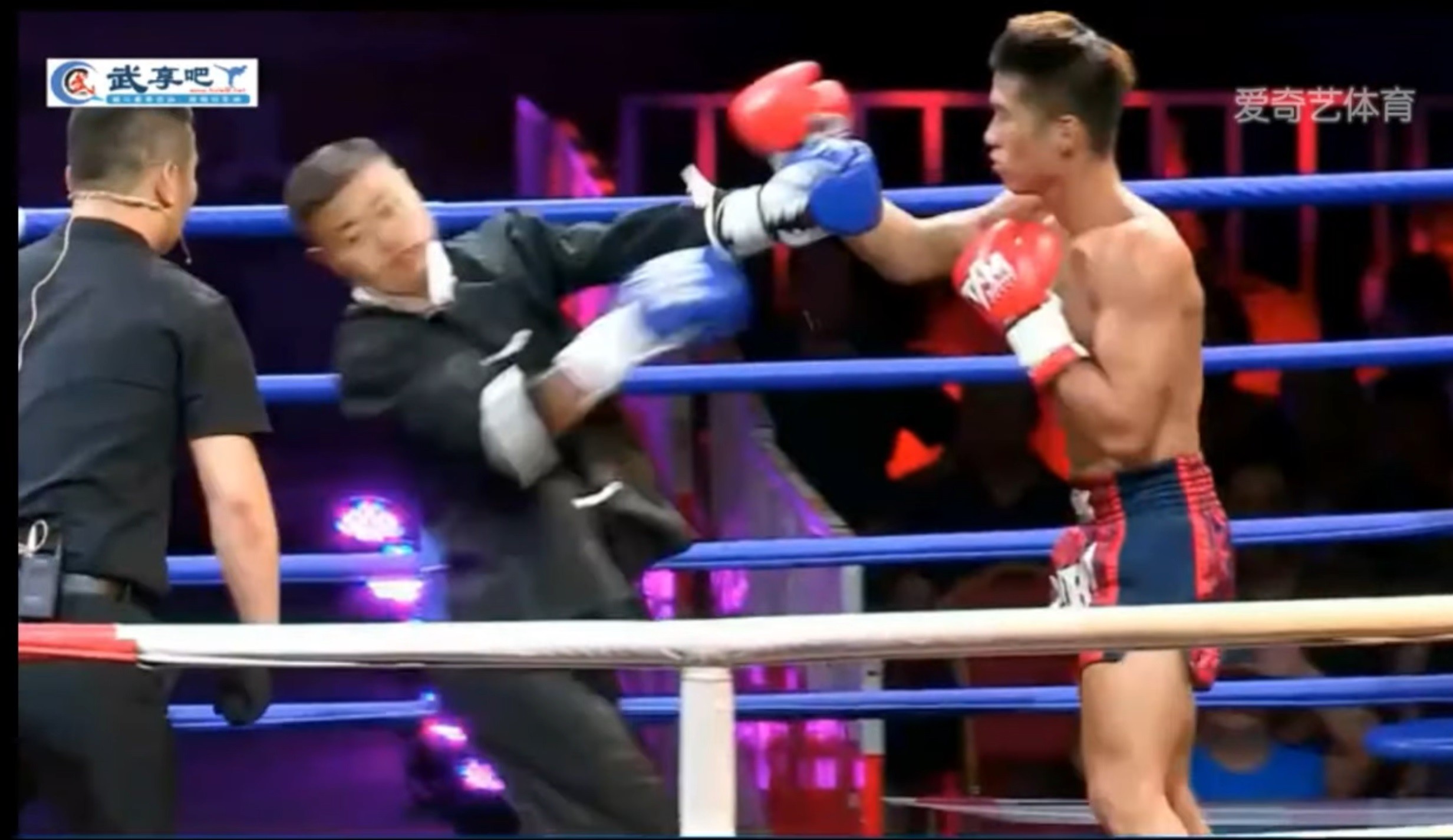 Chinese MMA fighter ‘A Hu’ punches kung fu ‘master’ Tang Duoji. Photos: YouTube/Fight Commentary Breakdowns