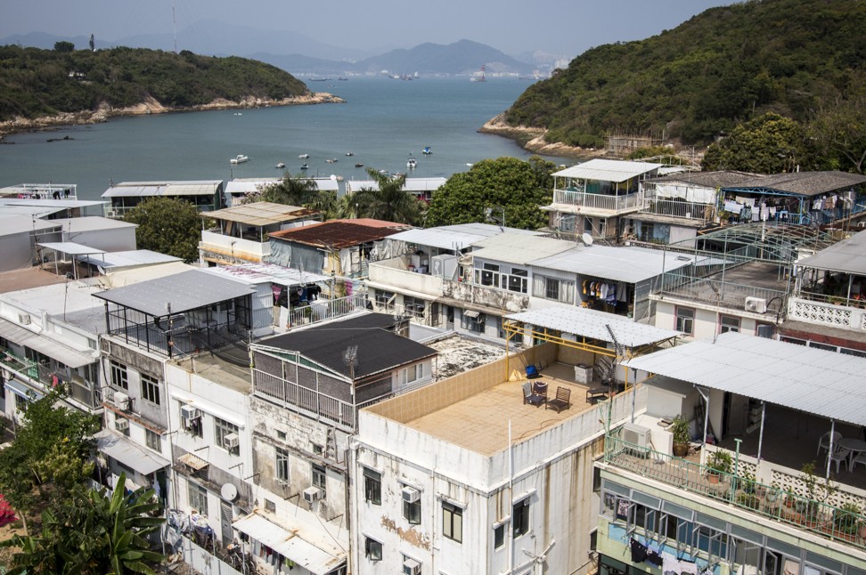 Peng Chau’s densely populated village centre. Photo: Christopher DeWolf.