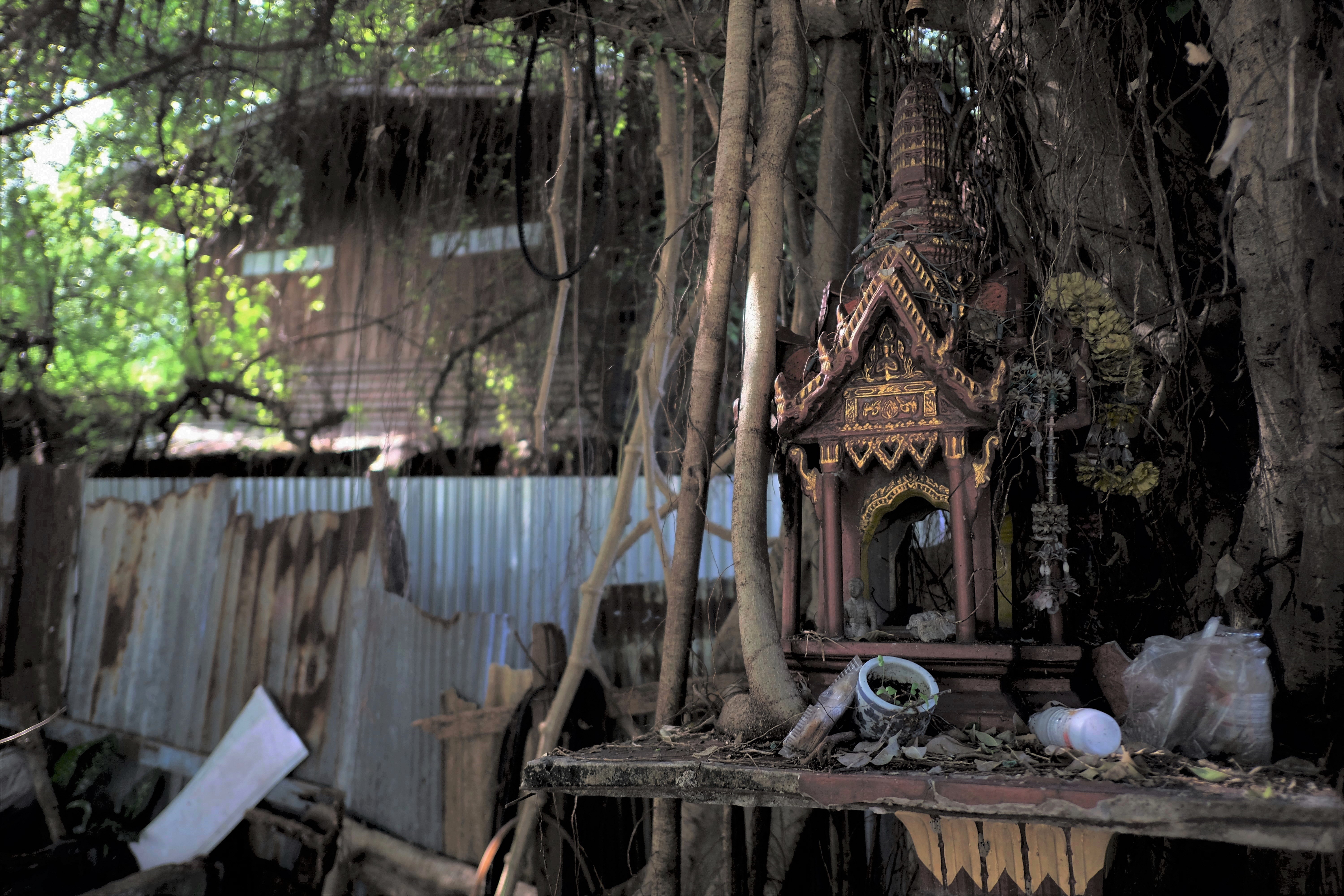 An abandoned house in the Thonburi part of Bangkok is left well alone by the locals, who believe that the building is haunted. Photo: Tibor Krausz