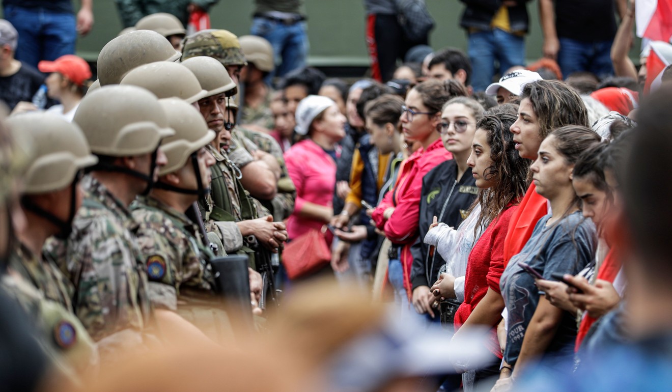 Мирная революция. Дейли митинг. Lebanese Authorities bring in Army to Fight Street protests.