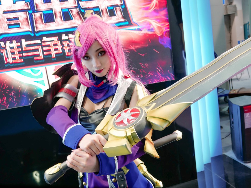 A Chinese coser as a character from the game Wangzhe Rongyao.