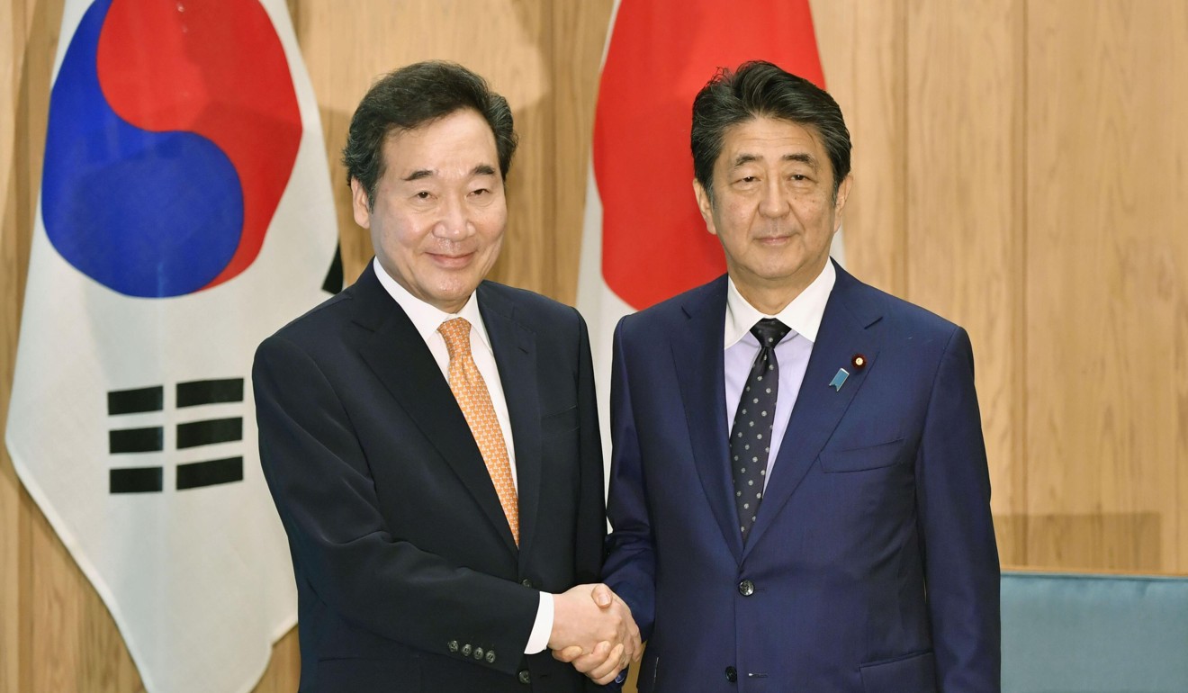 South Korean Prime Minister Lee Nak-yon with Japanese counterpart Shinzo Abe in Tokyo last month. Photo: Kyodo