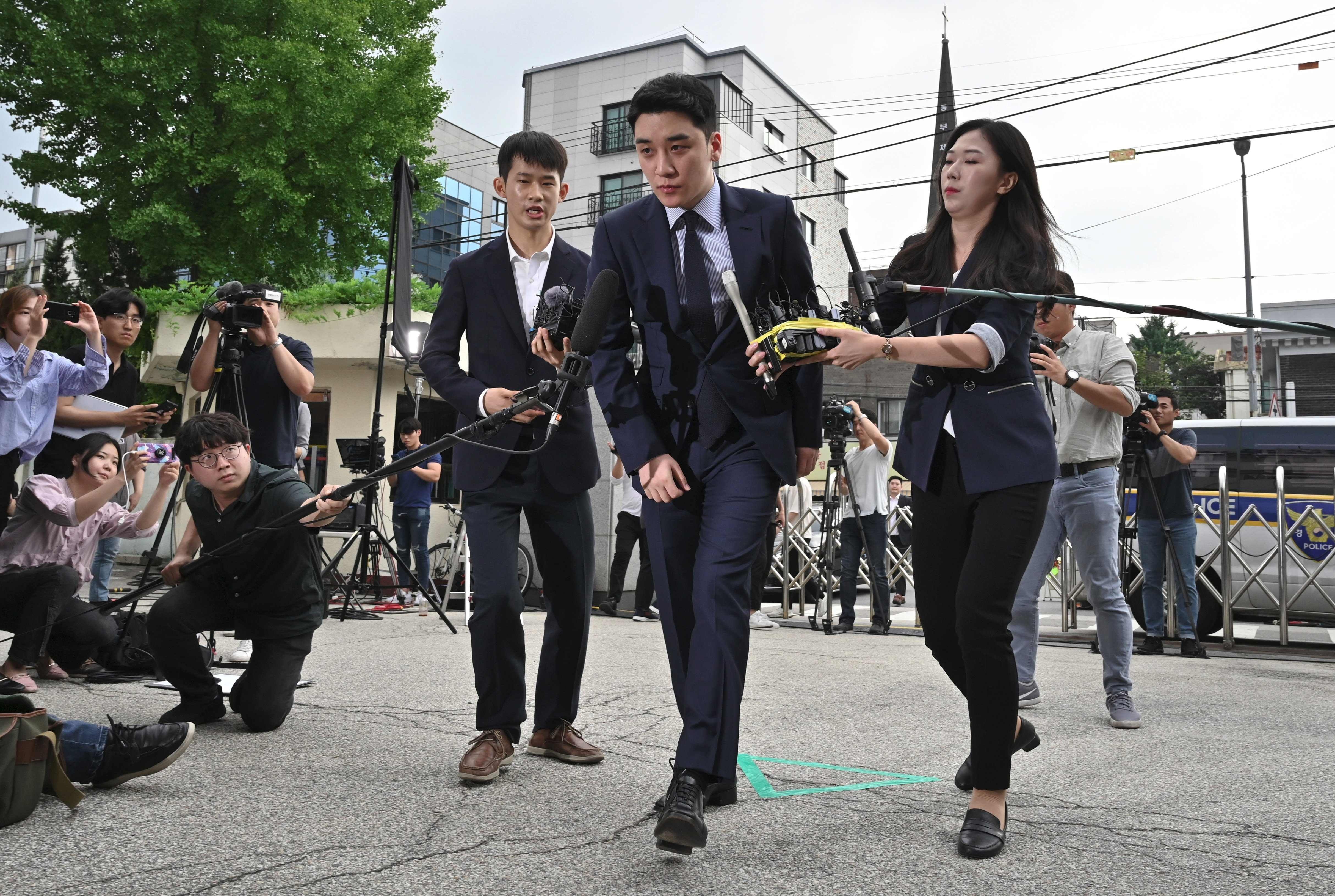 Ex-Big Bang singer Seungri, former K-pop boss may face