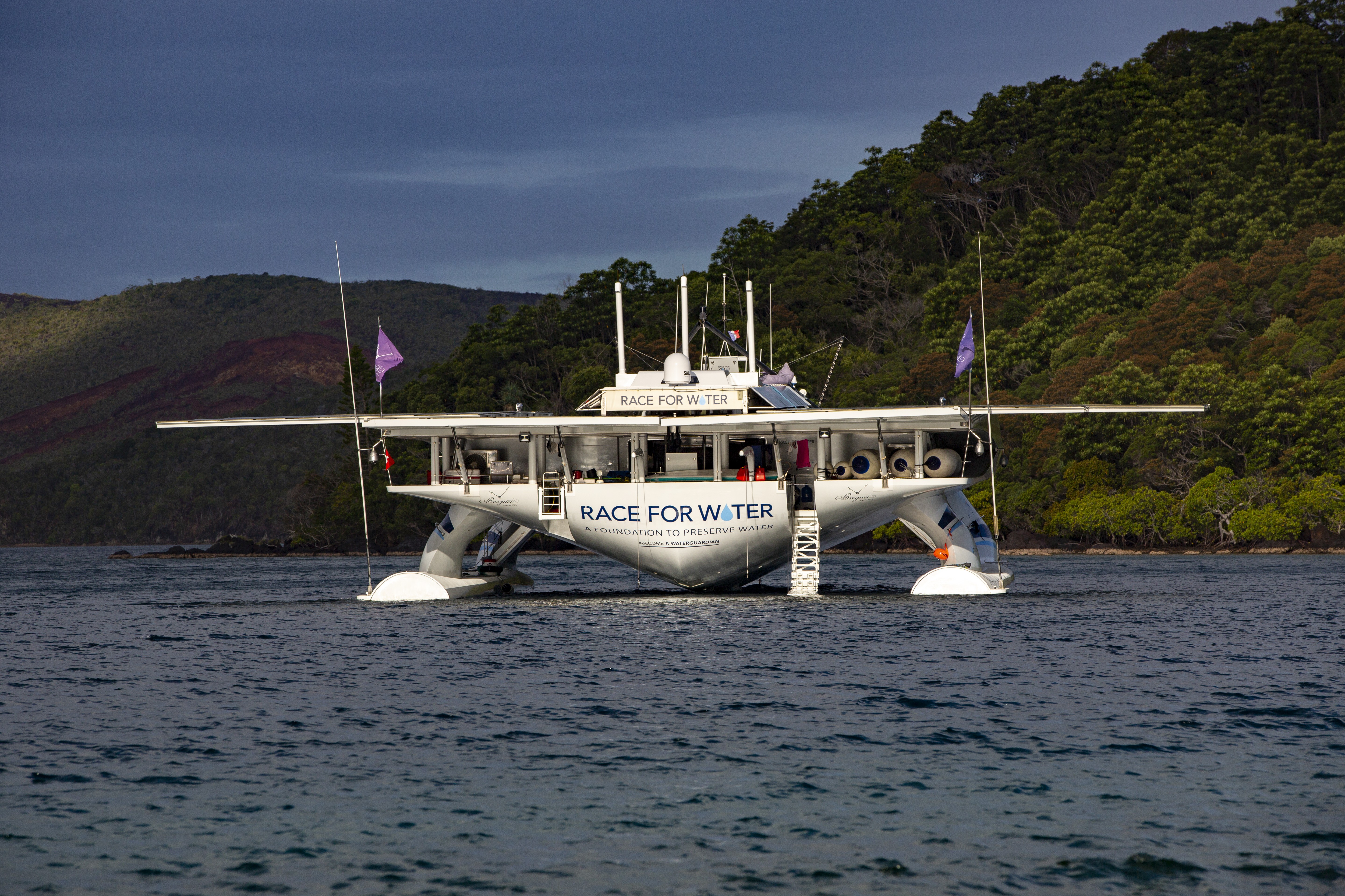 Plastic pollution the self sufficient super boat raising