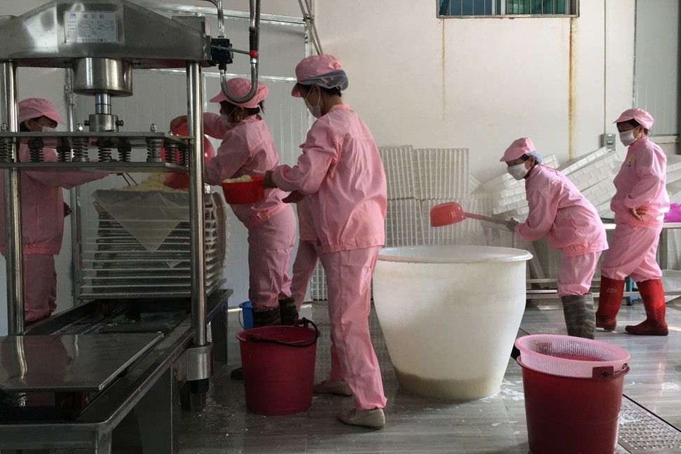 Luo Zhaoliu employs around 20 workers at his factory in Baoshan village in Jiangxi province. Photo: He Huifeng