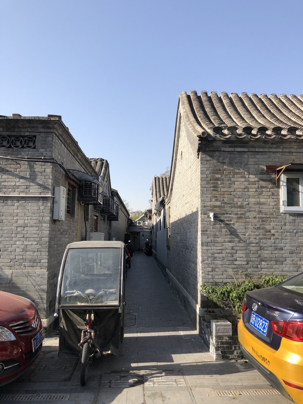 A tiny alleyway leading to No. 121 Lanman Hutong, which sold earlier this week for 1.28 million yuan in Beijing. Photo: Louise Moon