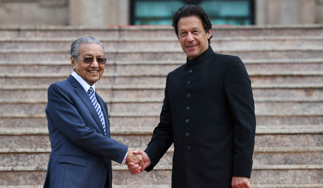 Malaysia's Prime Minister Mahathir Mohamad (left) with his Pakistani counterpart Imran Khan. Photo: AFP