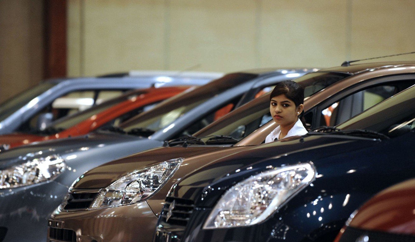 El ministro de Finanzas de la India, Nirmala Sitharaman, ha sido objeto de burla por culpar a los millennials por la escasa venta de automóviles que usan Uber en lugar de comprar sus propios vehículos.  Foto: AFP