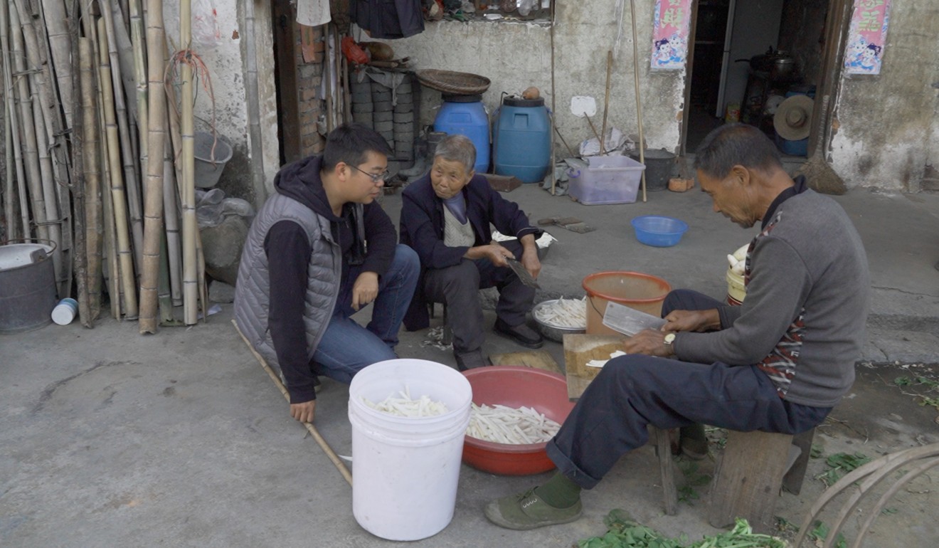 Teaching villagers in Liantang, central China how to become a zero waste community. Photo: Thomas Yau