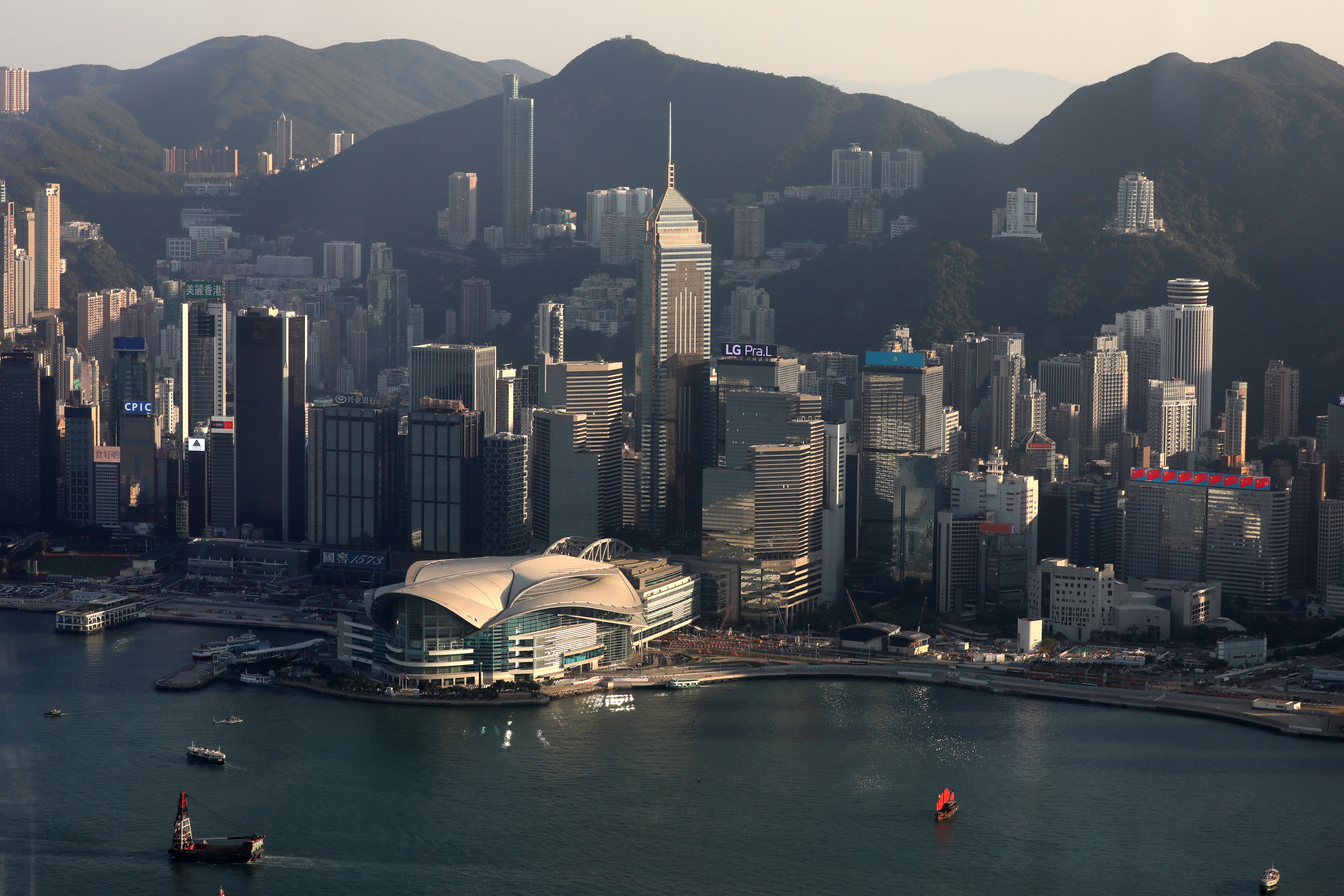 Office rents in Hong Kong’s Central business district have started to soften with rising vacancies, as the continuing anti-government protests have started to bite into business sentiment. Photo: Nora Tam