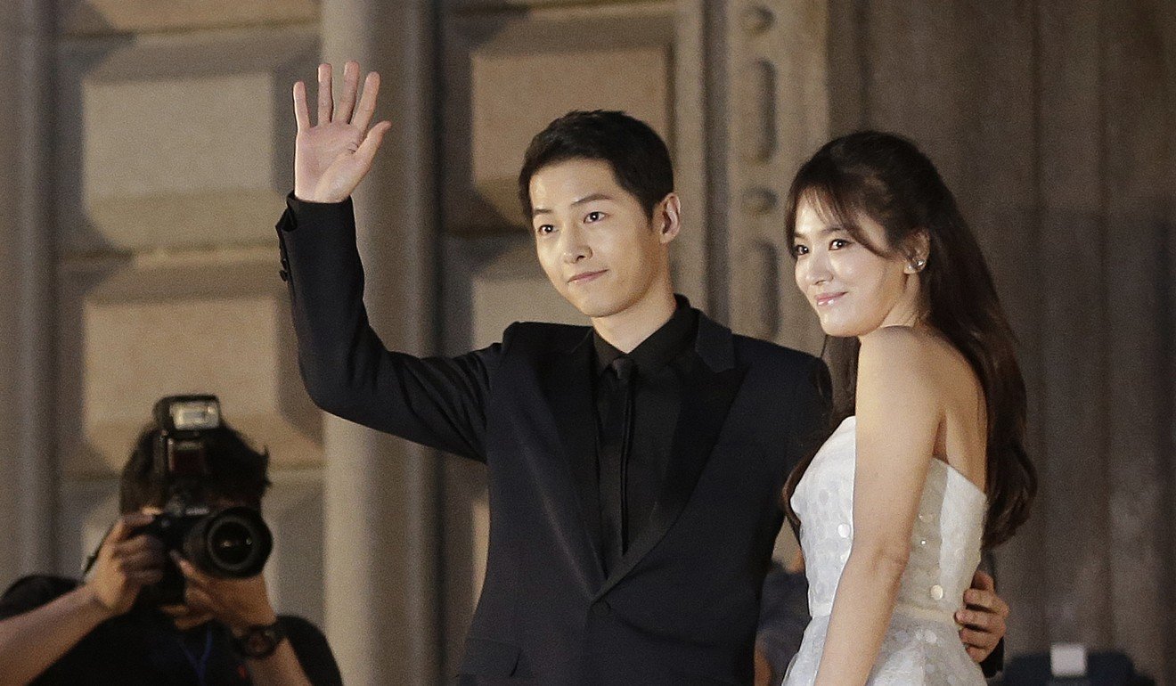South Korean actress Song Hye-kyo, right, and actor Song Joong-ki are ending their celebrity marriage of less than two years. Photo: Ahn Young-joon/AP Photo