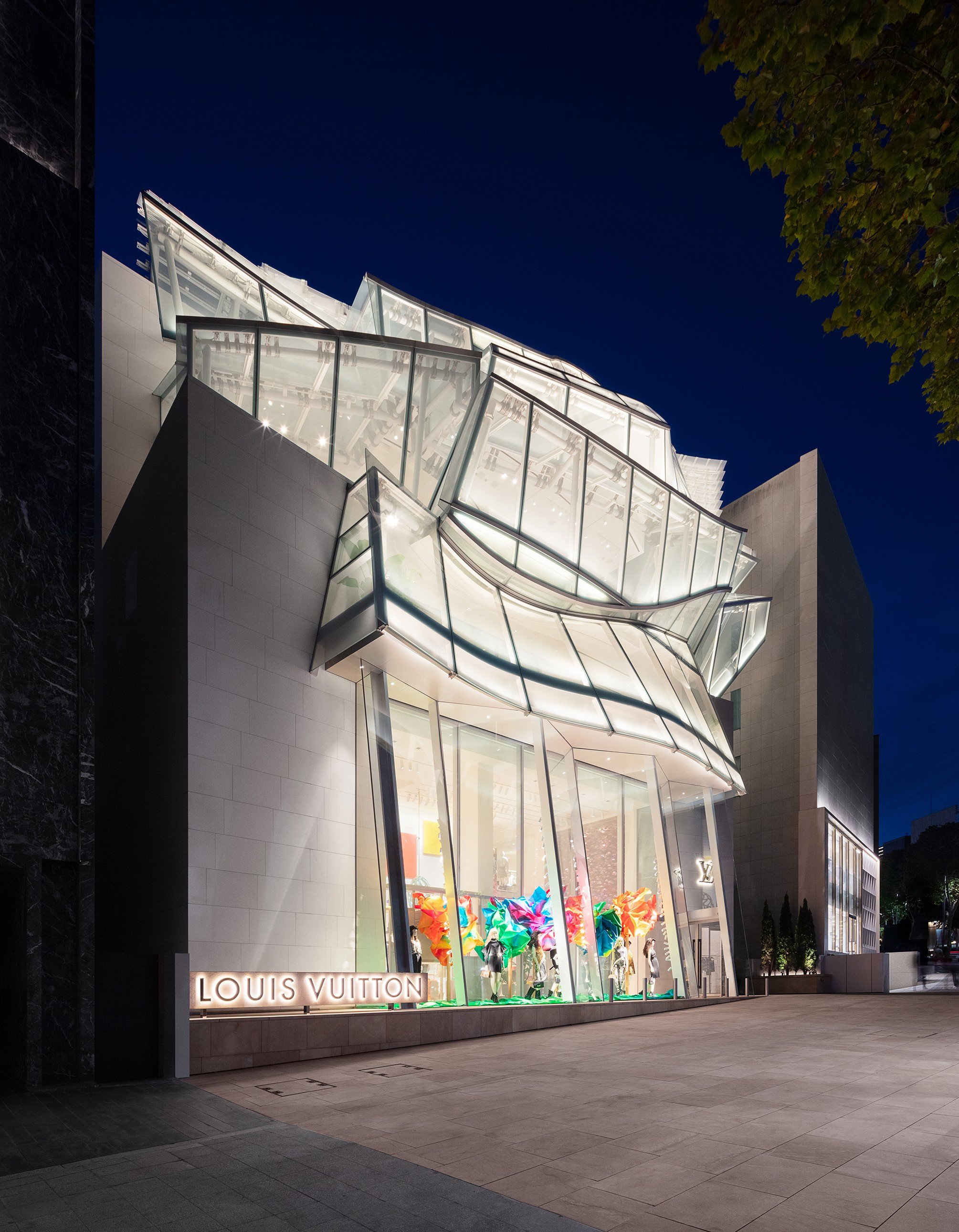 Louis Vuitton’s flagship store in Seoul, South Korea. Its undulating glass facade is the trademark style of Frank Gehry.