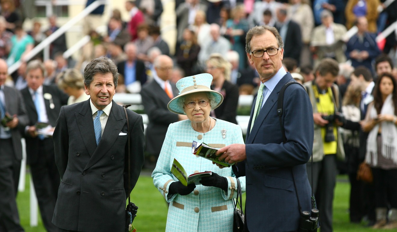 The Queen with racing manager John Warren (left) and trainer Roger Charlton (right) at Newbury. Photo: Racingfotos.com