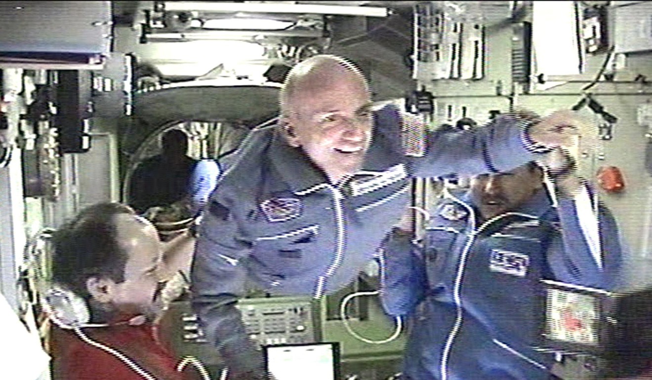 Кто был самым первым в космосе. Деннис Тито первый космический турист. Деннис Тито американский бизнесмен. Деннис Тито в космосе.