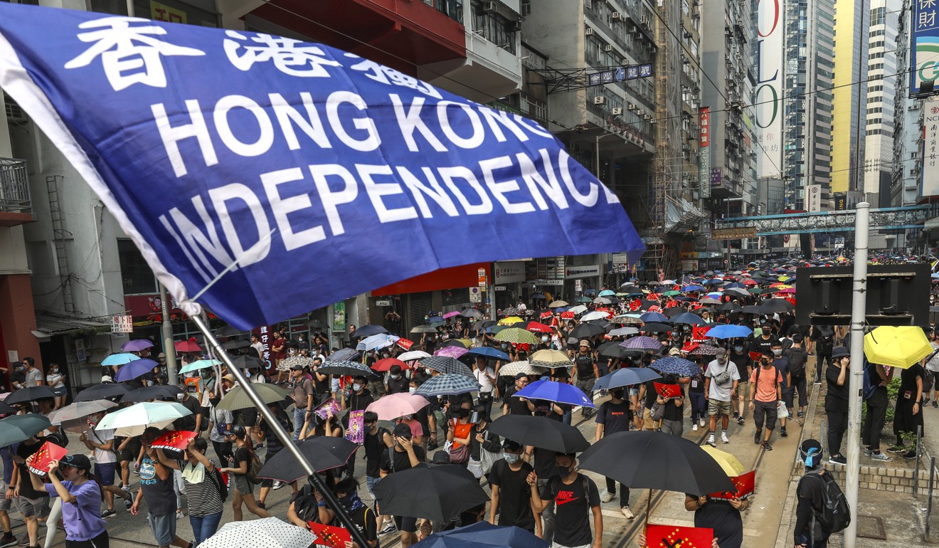 Anti-government protesters, including some demanding Hong Kong’s independence from China, march from Causeway Bay towards Admiralty on September 29. Photo: Robert Ng