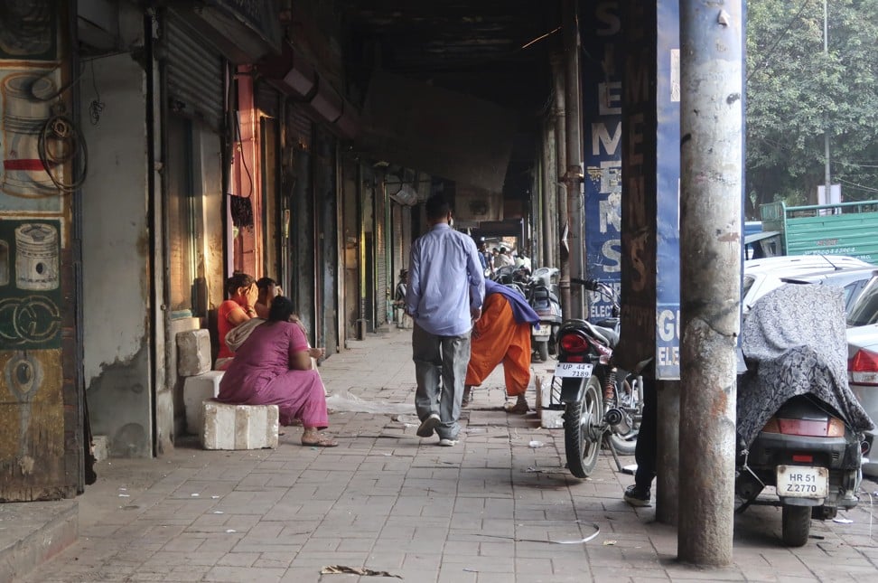 Indian sex worker in GB Road, New Delhi’s main red light district ...