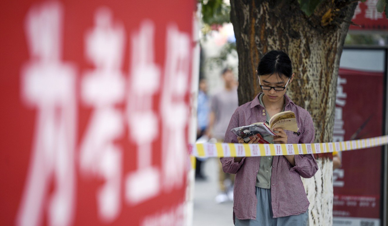A student prepares for the national college entrance exam in Yinchuan, Ningxia Hui in June. Next year the region will stop giving students of ethnic background extra marks. Photo: Xinhua