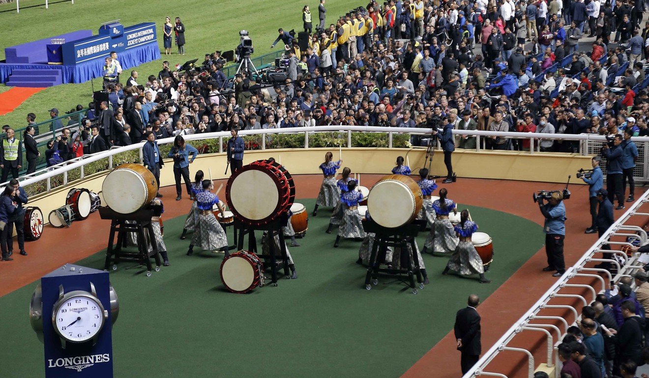 Entertainment during the IJC at Happy Valley. Photo: HKJC