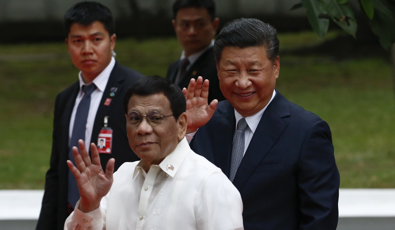Philippine leader Rodrigo Duterte and Chinese President Xi Jinping in Manila. Photo: EPA