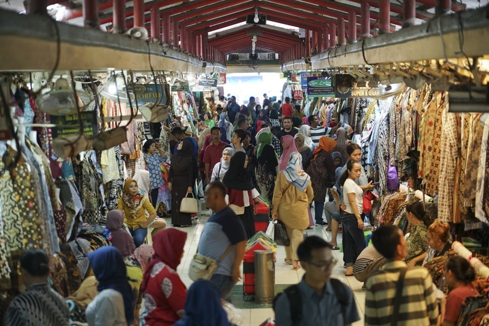 A wide variety of batik is on sale at the Beringharjo Market in Yogyakarta. Photo: Hendra Nurdiyansyah