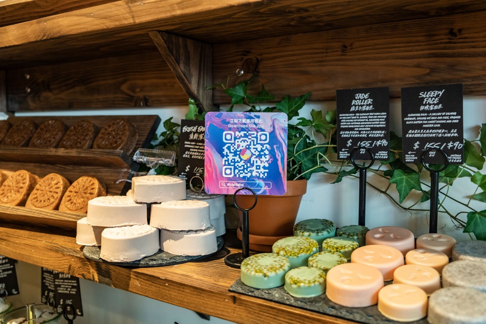 The Lush Naked shop in Hong Kong is completely plastic-packaging-free.