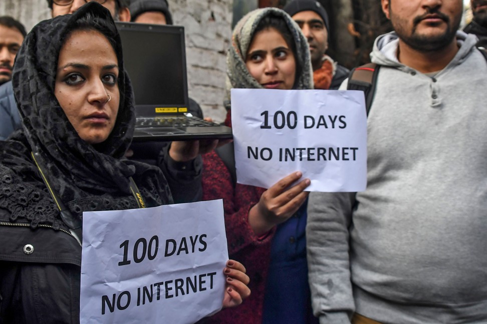 Kashmiri journalists protest against the internet blockade imposed by India’s government, in Srinagar on October 12. Photo: AFP