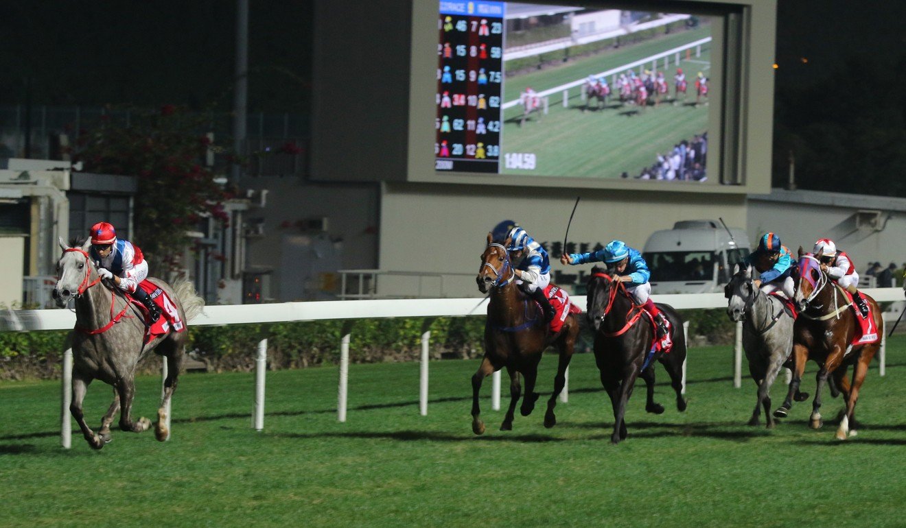 Big Party puts a gap on his rivals at Happy Valley last week.