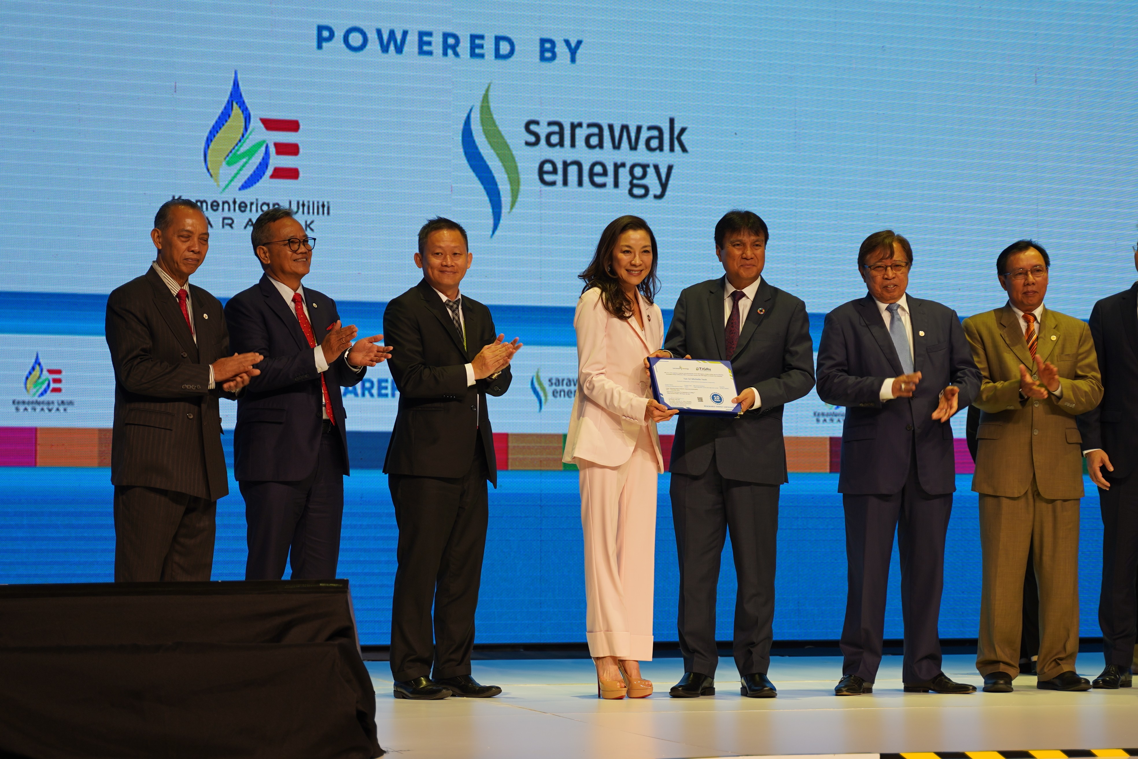 Malaysian actress Michelle Yeoh was the keynote speaker at Sarawak Energy’s inaugural Sustainability and Renewable Energy Forum – jointly organised by the Ministry of Utilities Sarawak – held in Kuching, Malaysia, on December 10 and 11.