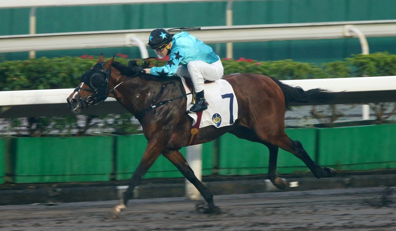 Lyle Hewitson boots home Last Kingdom at Sha Tin on Sunday.