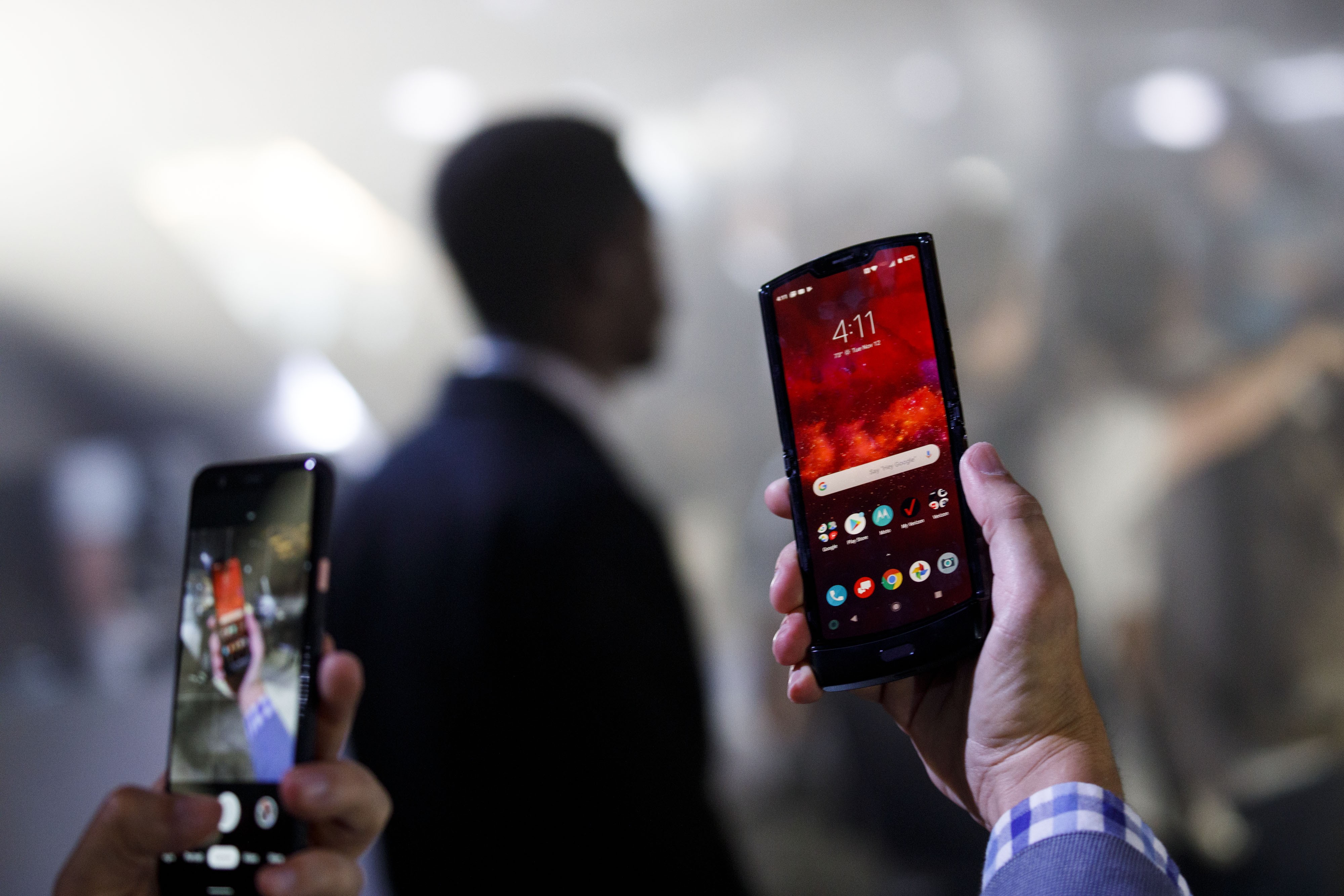The Lenovo Group Motorola Razr smartphone is showcased during an event in Los Angeles, California, Nov. 13, 2019. Photo: Bloomberg