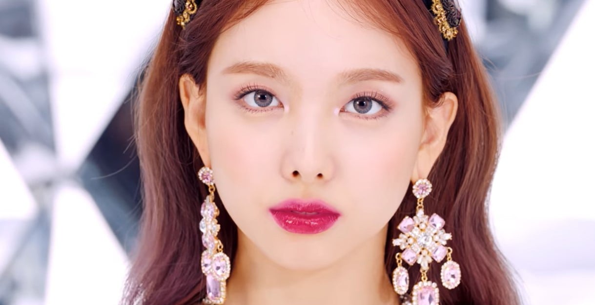 K-POP/アジア TWICE - TWICE NAYEON WIL SET TWICE's Nayeon on New Music, What She's Learned During K-Pop