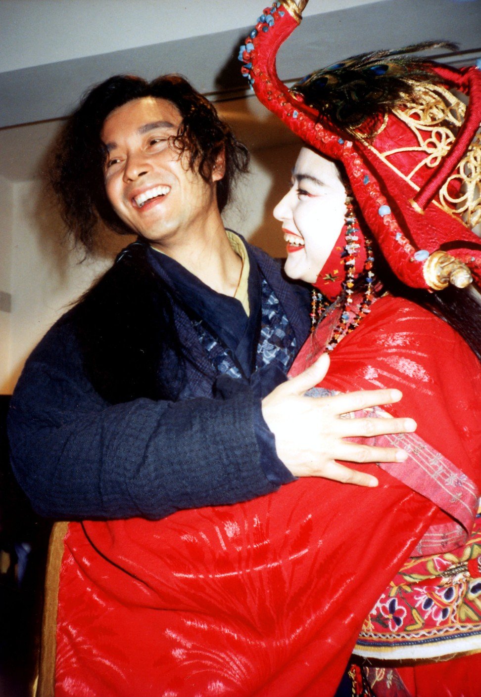 Lin with Leslie Cheung at a press conference to promote The Bride with White Hair. Photo: SCMP