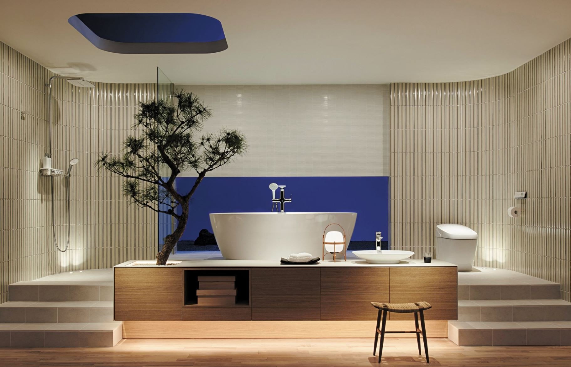 INAX’s Japanese-style bathroom contains a bathtub which remains popular with many people who enjoy soaking in the hot water for a long time. Photos: Handouts