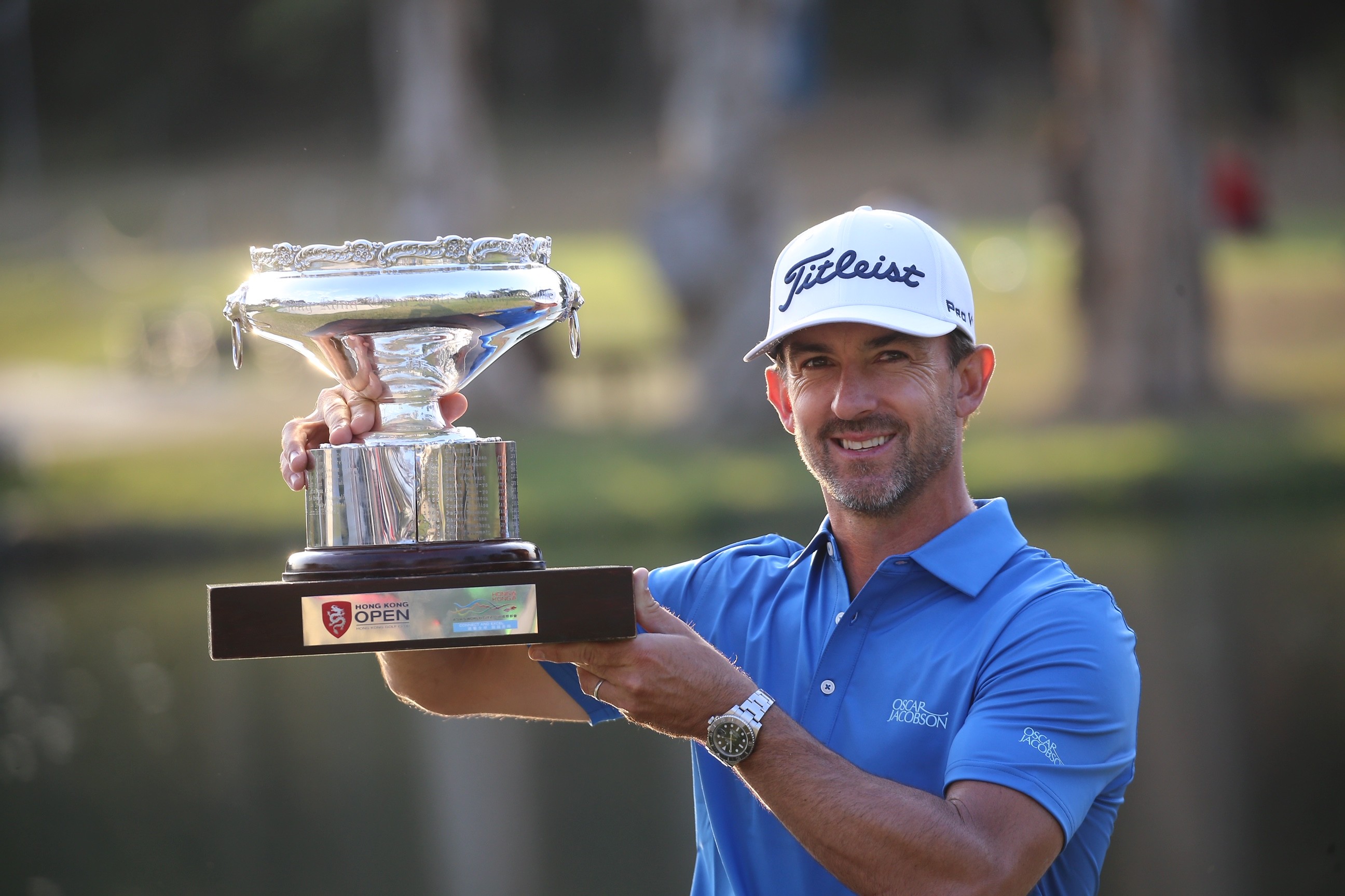 Australia’s Wade Ormsby holds the trophy after winning the Hong Kong Open for the second time in three years. Photo: Dickson Lee